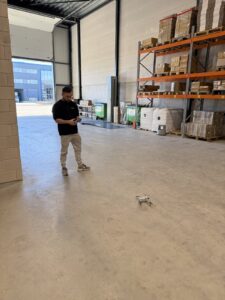 Behind the scenes Cisper office tour orderinpakvideo en frustratievideos 4 Behind the scenes van de office tour video, orderinpakvideo en frustratievideo’s voor Cisper, drone klaar voor vertrek in het magazijn