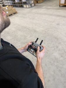 Behind the scenes Cisper office tour orderinpakvideo en frustratievideos 6 Behind the scenes van de office tour video, orderinpakvideo en frustratievideo’s voor Cisper, dronebeelden op de controller in het magazijn