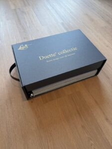 Het DUETTE® Collectieboek van Lega Products, gesloten